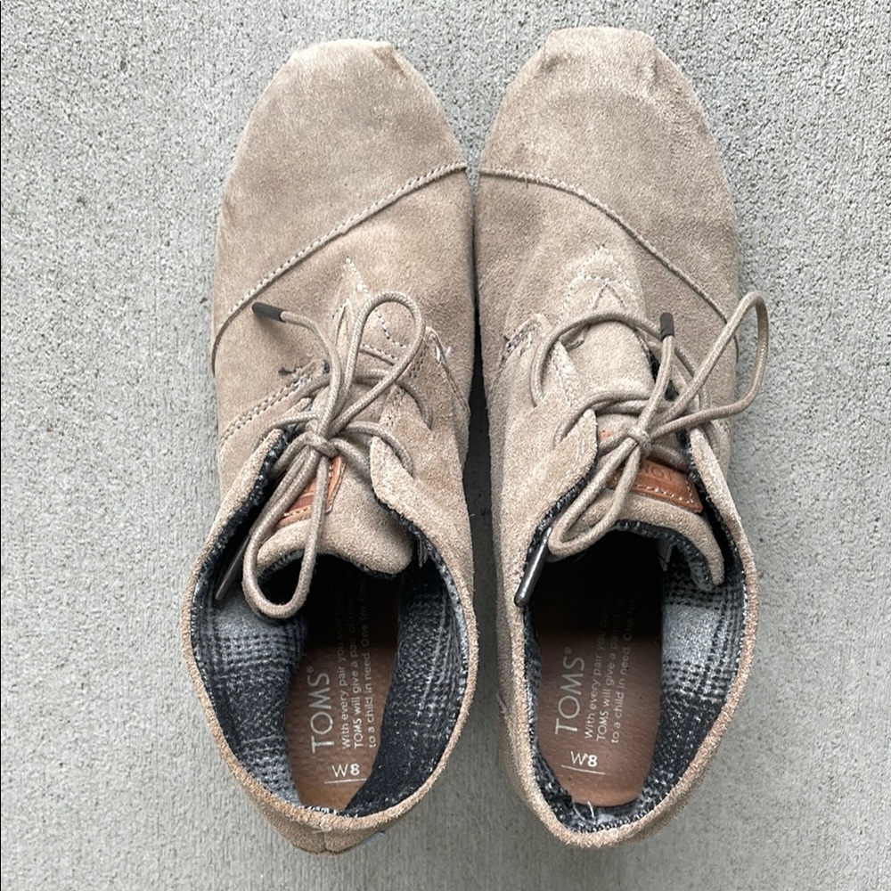TOMS Women’s Tan Suede Booties Women’s 8M - Almost NEW!